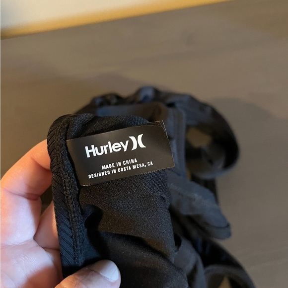 Hurley Ribbed One Piece Swimsuit NEW - Picture 7 of 12